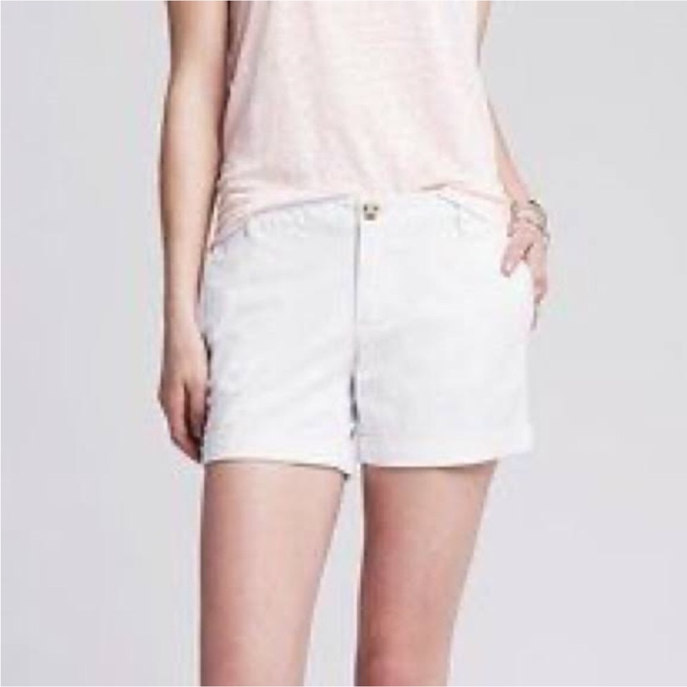 ‼️MOVING‼️ Banana Republic City Chino Shorts. White. Sz. 6. EUC